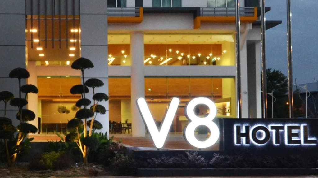 V8 Hotel - photo 1