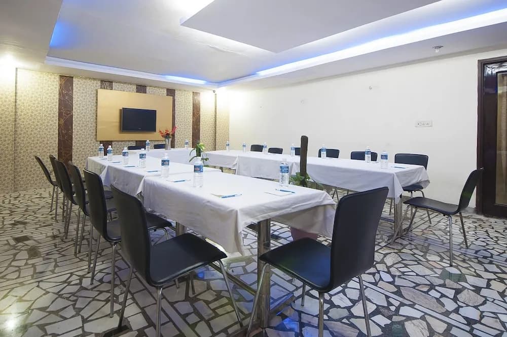 Hotel Apra International - photo 14