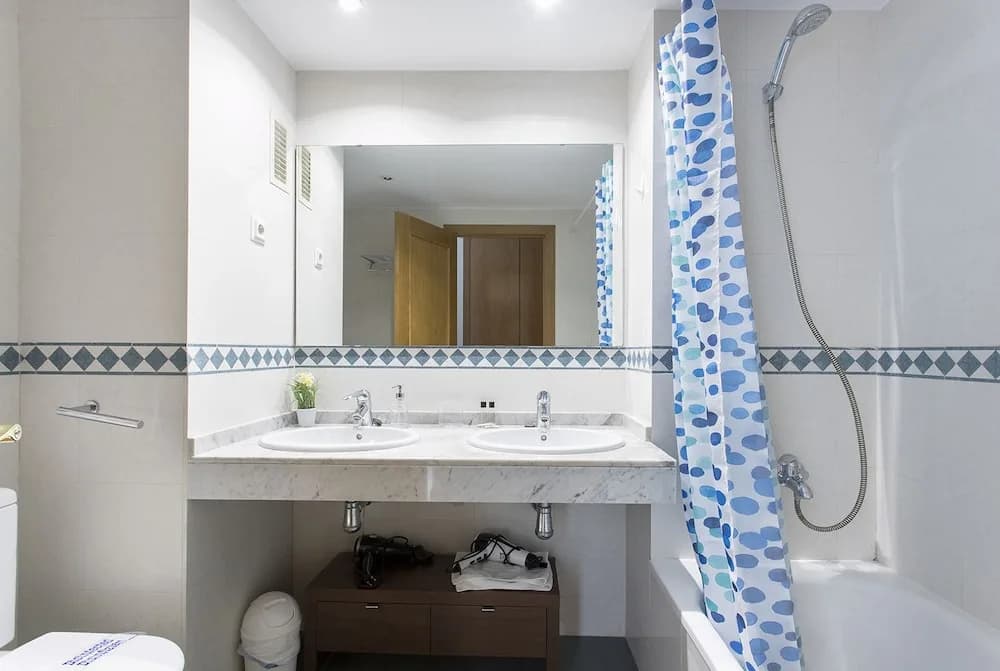 1317 - Modern Forum Apartment - photo 7