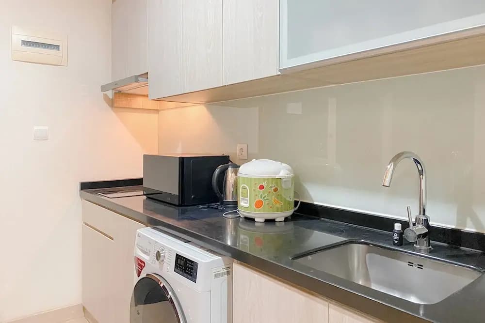 Wonderful And Homey 2Br Apartment At Menteng Park - photo 16