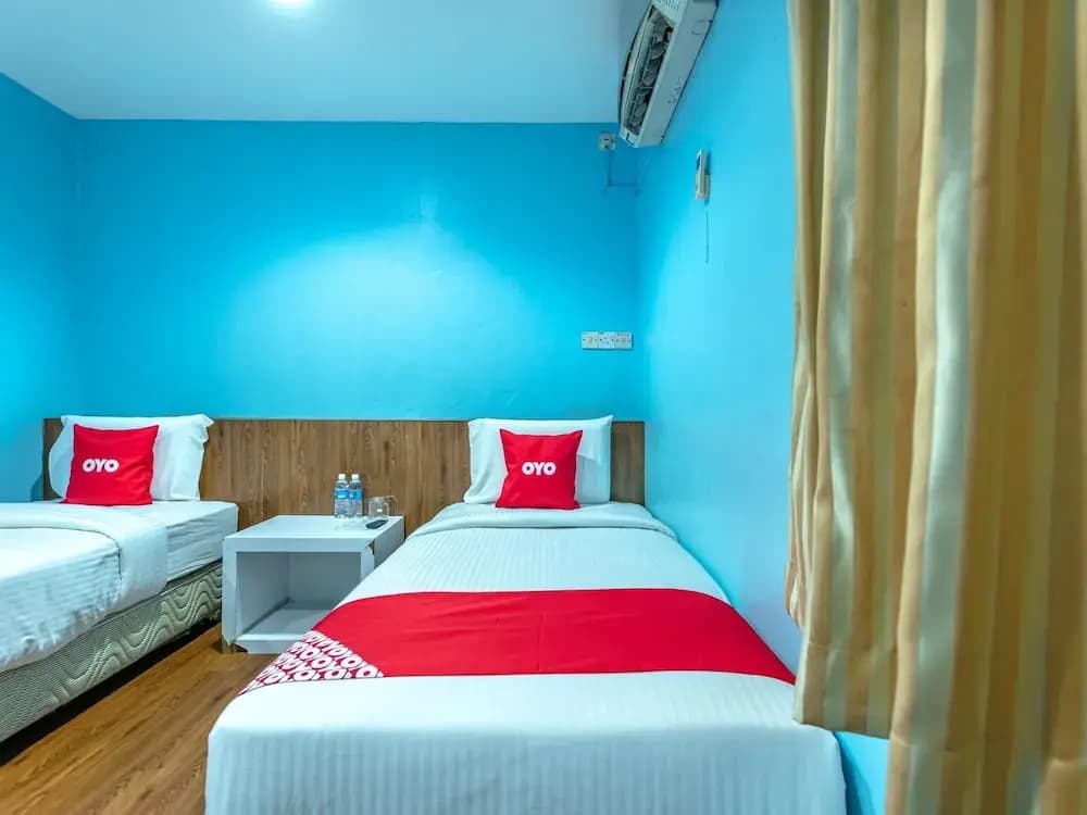 Mostyn Hotel by Oyo Rooms - photo 4