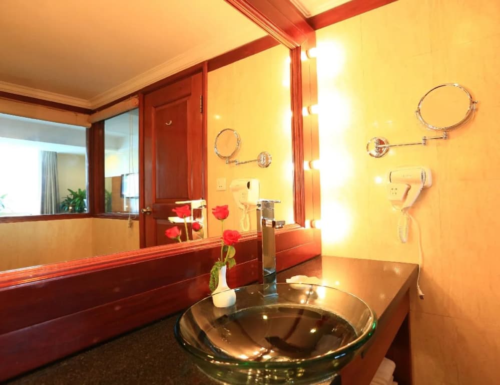 Ramana Saigon Hotel - photo 12