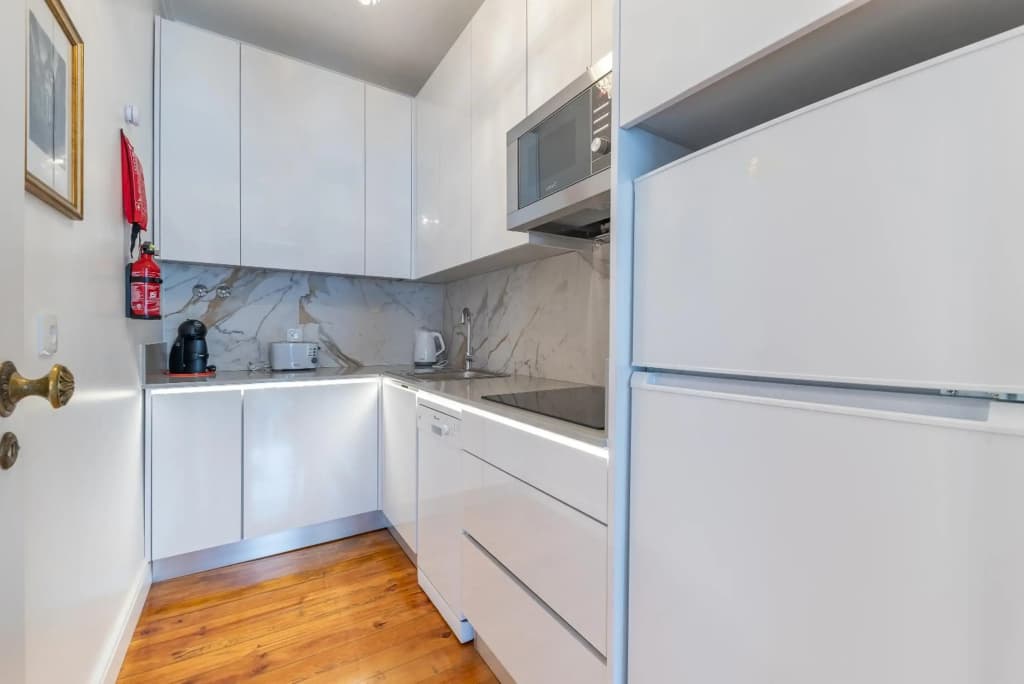 Modern Stylish studio in downtown Lisbon - photo 21