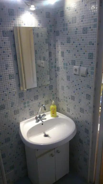 Red Locomotive Apartment - photo 1