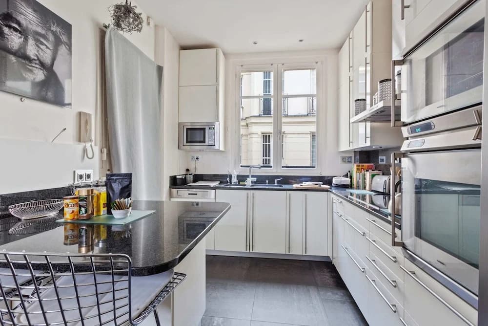 Beautiful Lavish Apartment for 6 in Paris VII by Guestready - photo 13