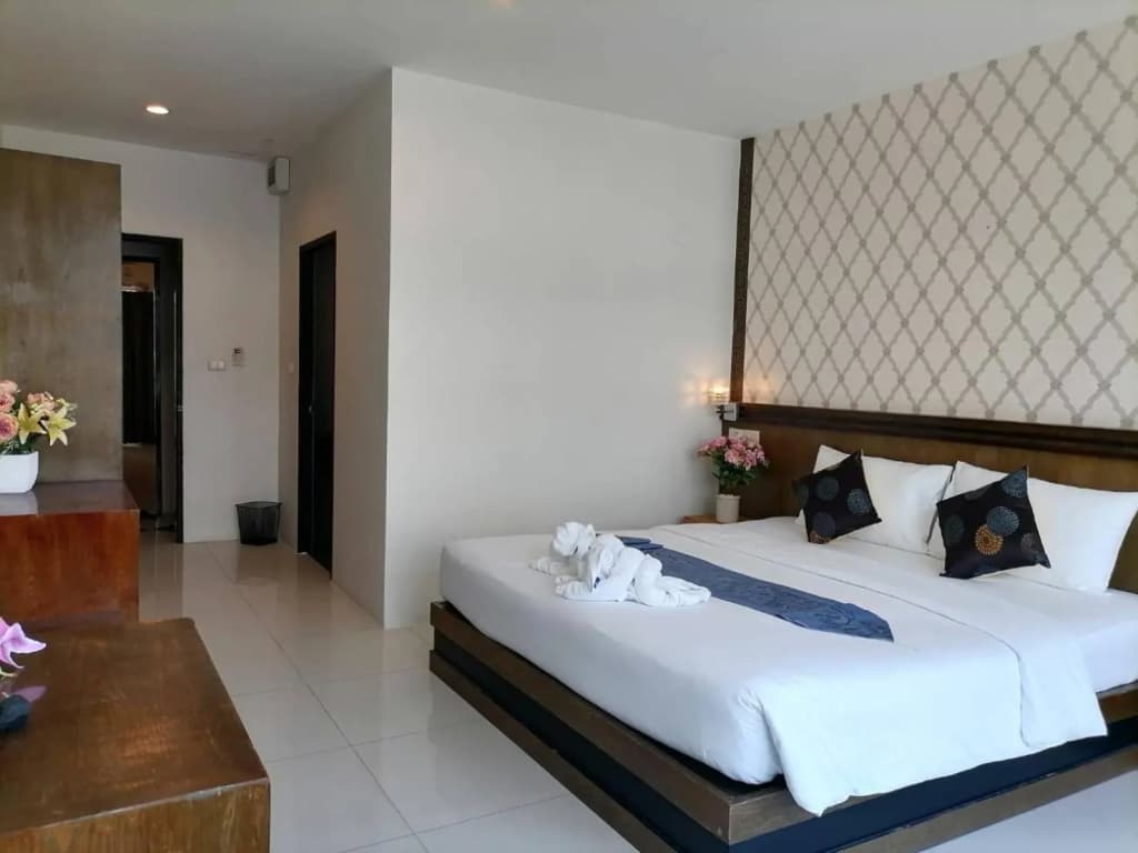NJ Patong Hotel - photo 3