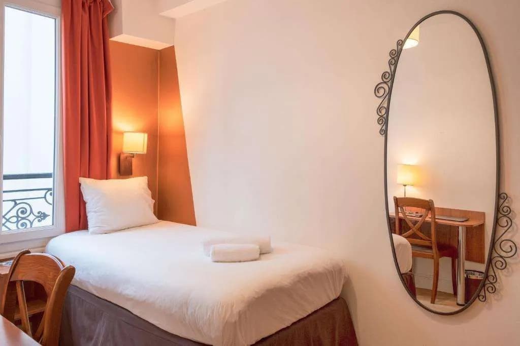 Hôtel Marignan - photo 24