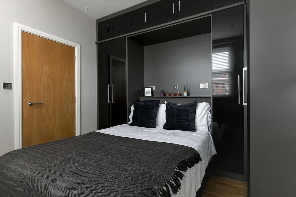 3 Beds 2 Baths Penthouse - photo 3