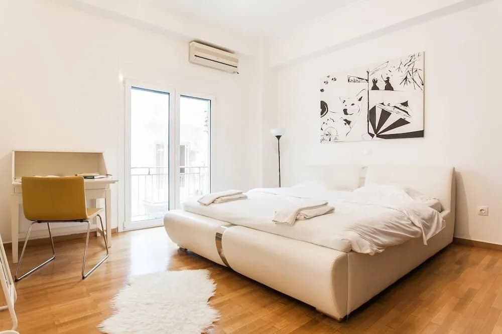Explore Athens with 2 Bedroom Condo - photo 2