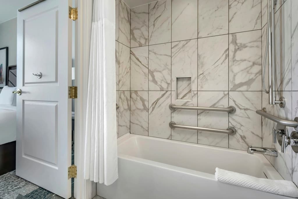Hilton Grand Vacations Club on the Las Vegas Strip - photo 8