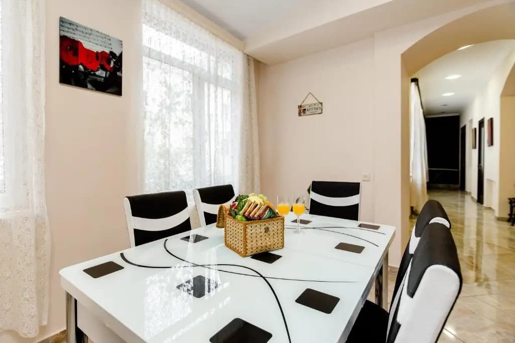 Comfortable House on Marjanishvili - photo 15
