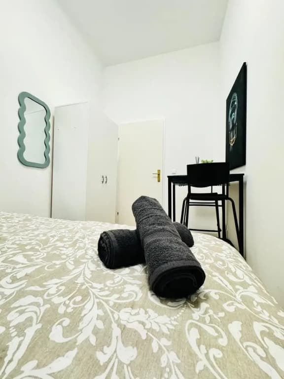 Stylish 4BR Apt Near Westbahnhof - photo 12