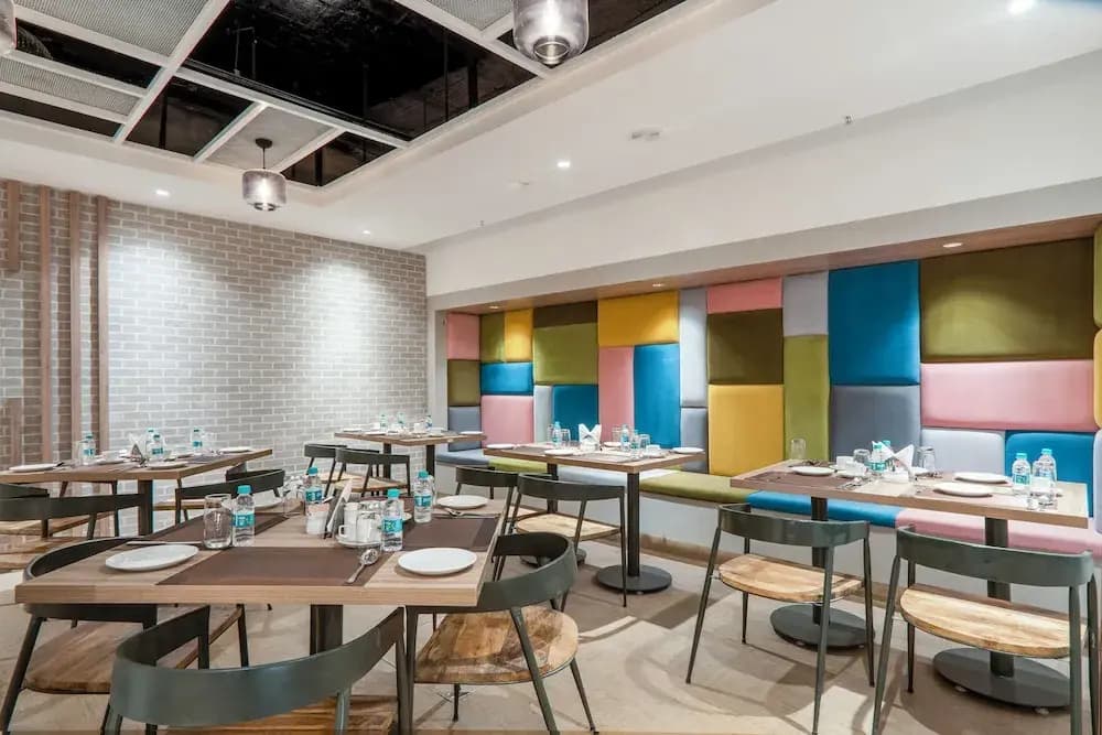 Hotel Le Roi Express Karol Bagh - photo 35