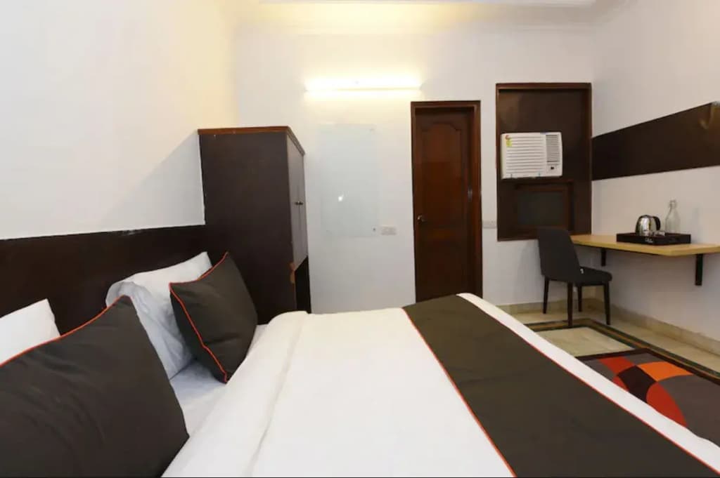 Hotel Shiv Shankara - photo 4
