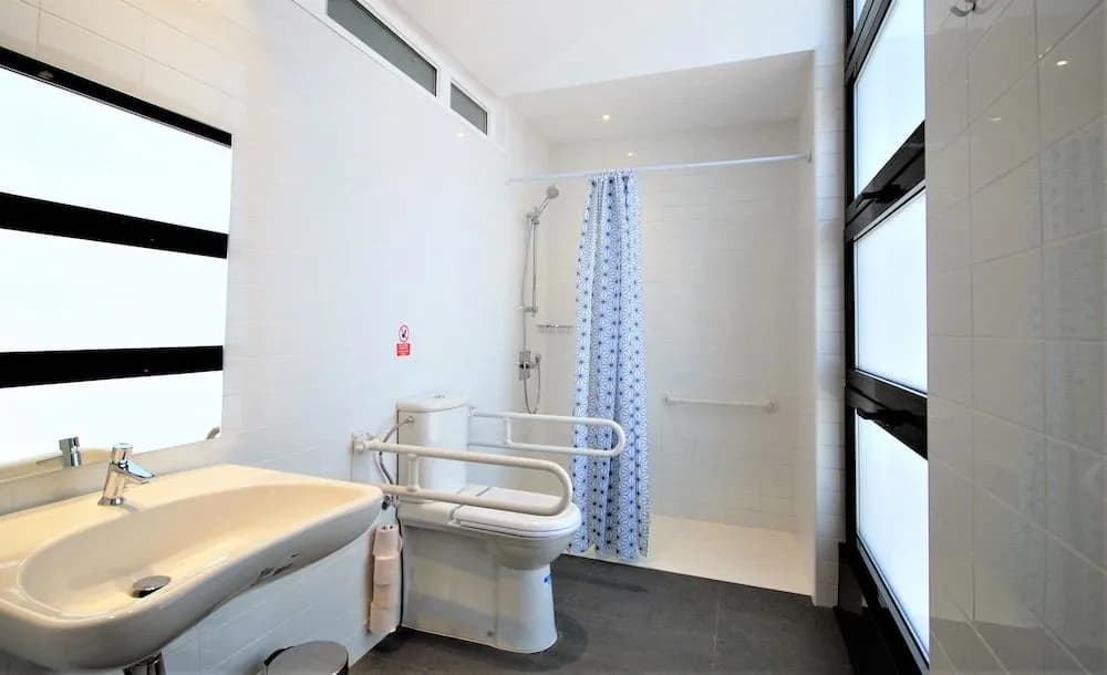 Ten To Go Hostel - photo 9
