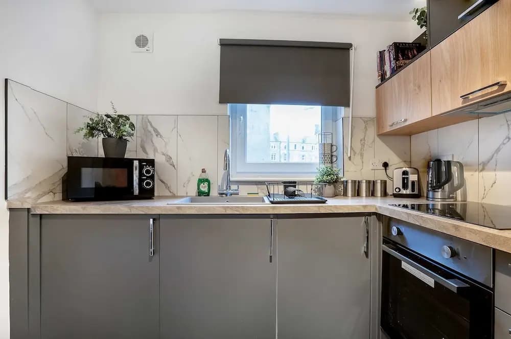 Modern 2bed Apartment-free Parking - photo 8