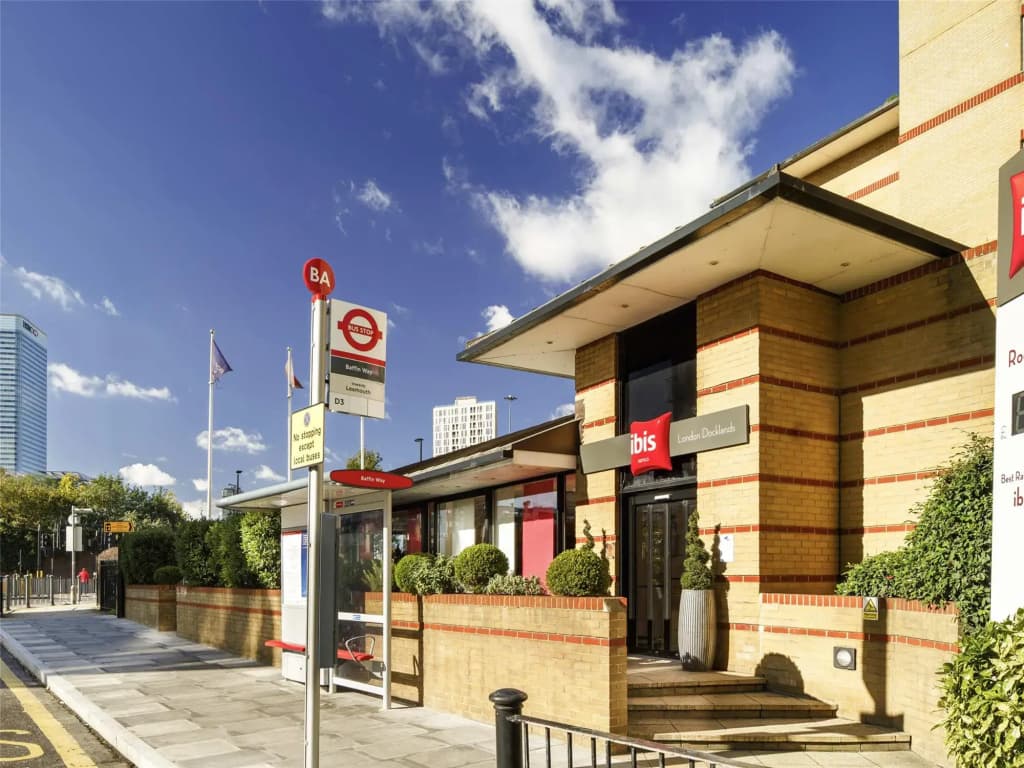 ibis London Docklands Canary Wharf - photo 18