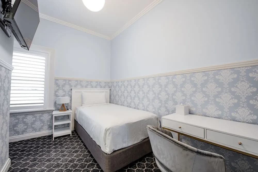 Bankstown Hotel - photo 2