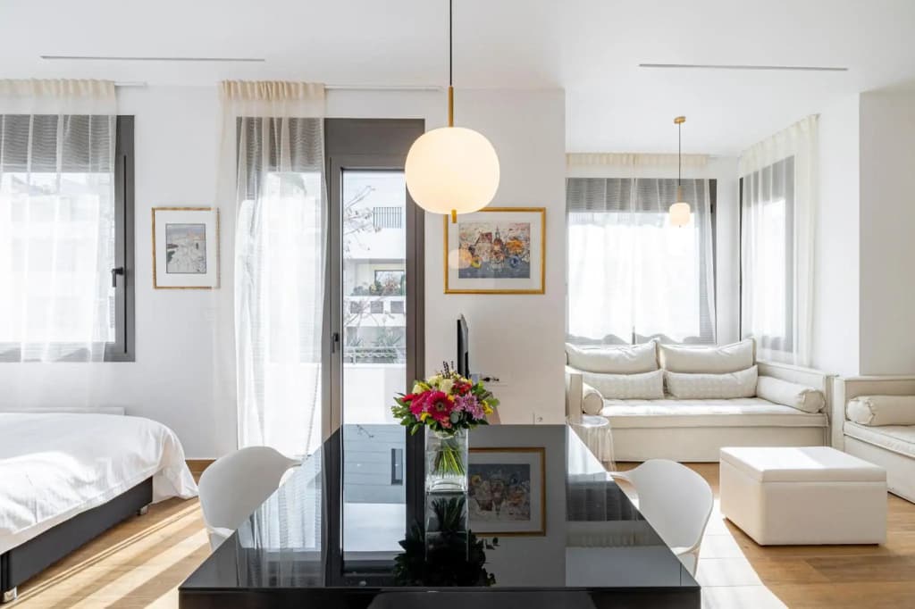301- HiEndAccomodation-TopLocation - photo 1