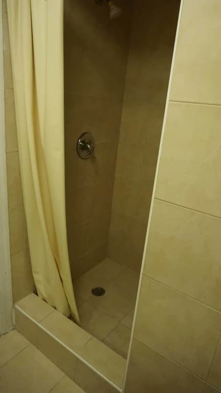 Hollywood Roxy Hotel - photo 6