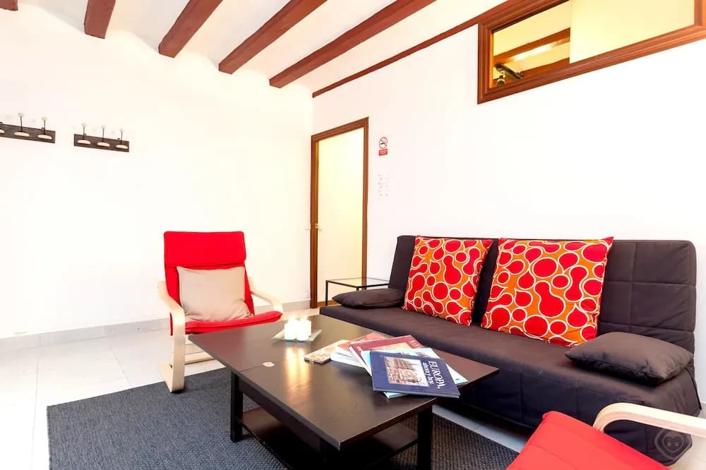Rentbcn Gaudi Apartments - photo 4