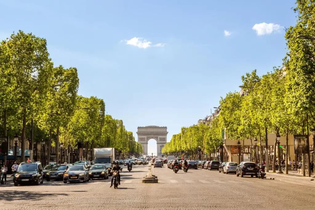 Luxury 4 Bedroom 2.5 Bathroom Apartment - Champs Elysees - With AC - photo 15