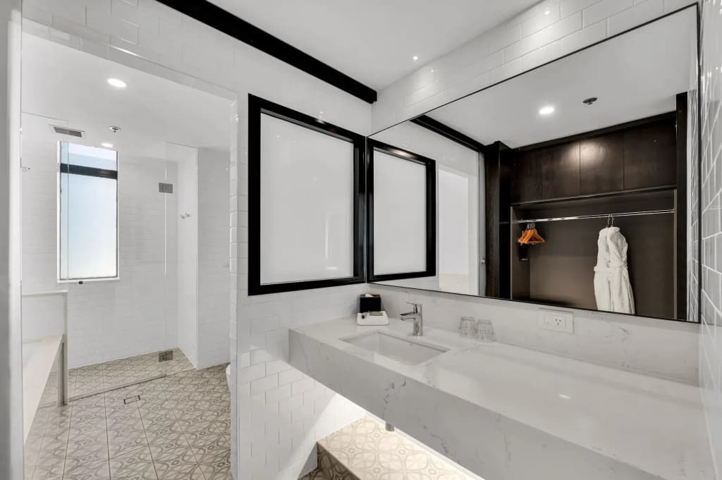 The Grace Hotel - photo 50
