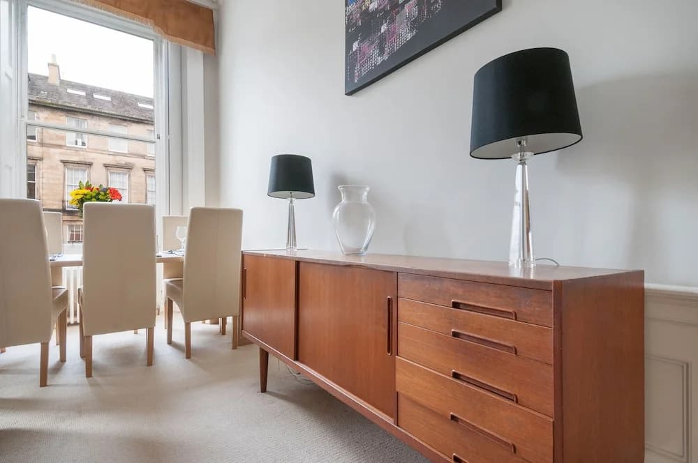 Gloucester Place Georgian Apartment - photo 3