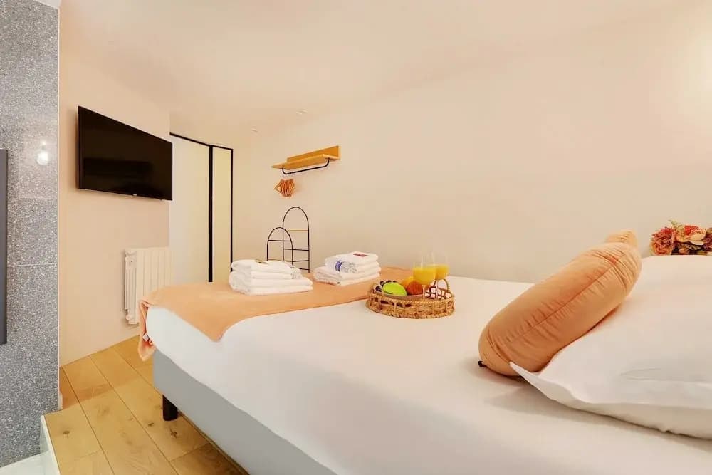 Serene Apartment for 6p Near the Marais - photo 4