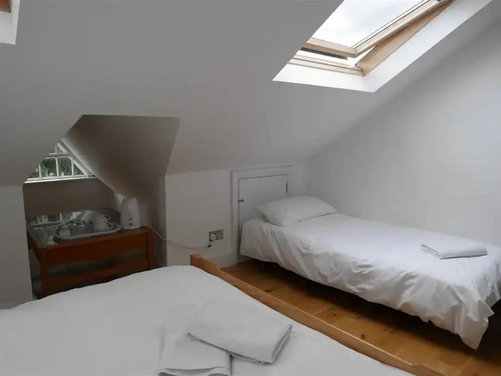 Kew Studios and Rooms - photo 18