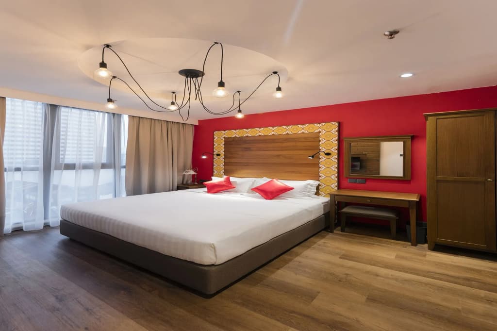 The Granite Luxury Hotel - photo 6