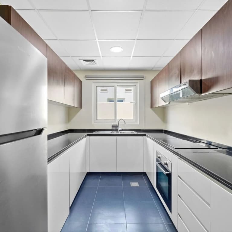 Modern 3BR townhouse in Damac Hills 2 - photo 25