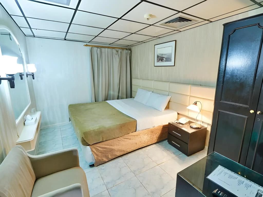 West Hotel - photo 3