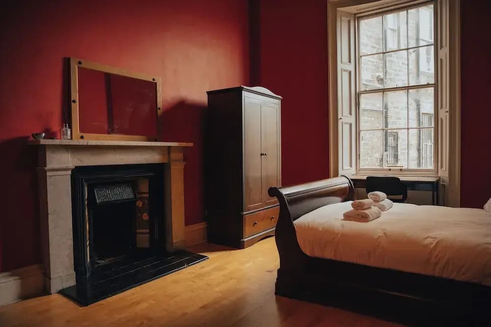 Traditional Central 2-Bed Apartment - photo 4