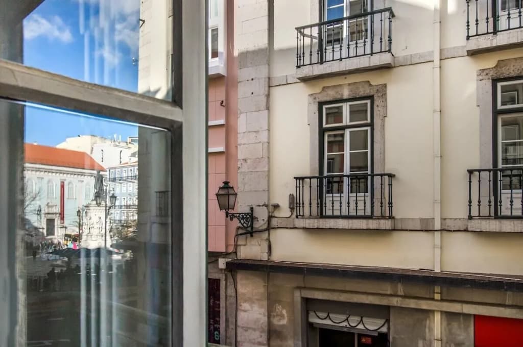 Chiado Balcony Apartment - photo 13