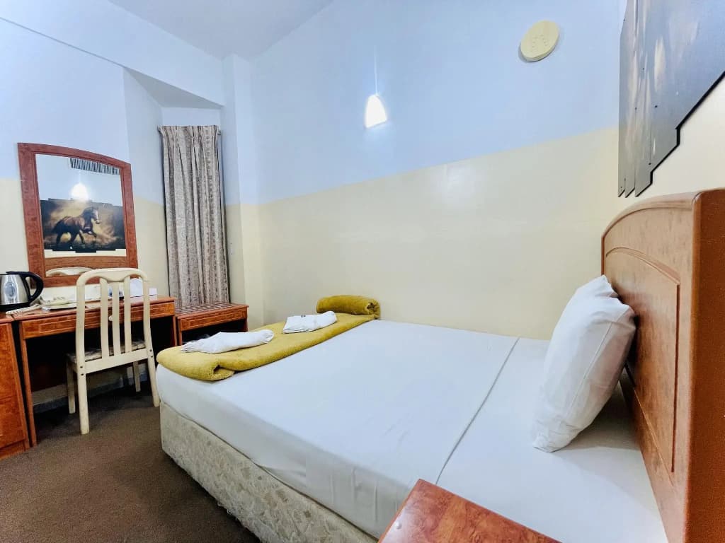 Queen's Hotel - photo 5