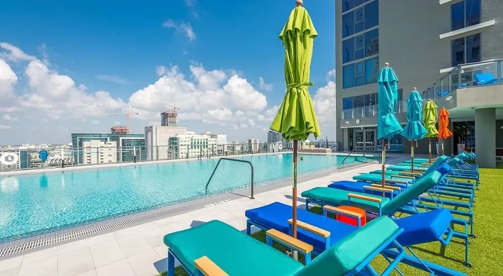 Spacious Apartment with City View - photo 8