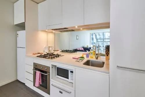 Convenient & Modern 1 Bed Apartment Docklands - photo 11
