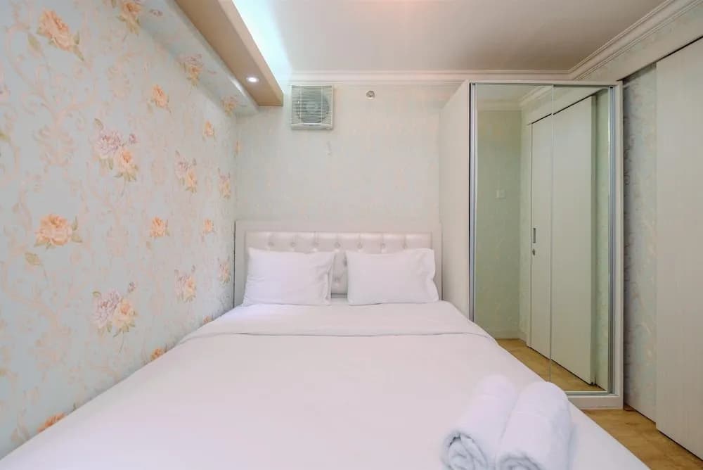 Cozy Stay 2BR Bassura City Apartment - photo 3