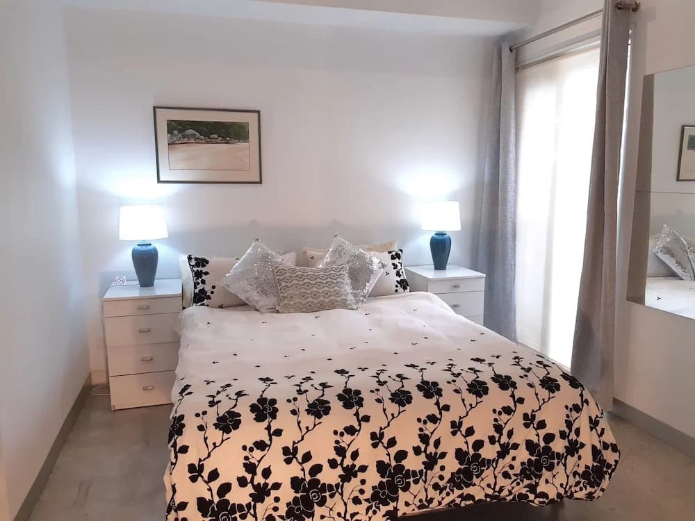 StayCentral - Fairfield 4Br Home - photo 3