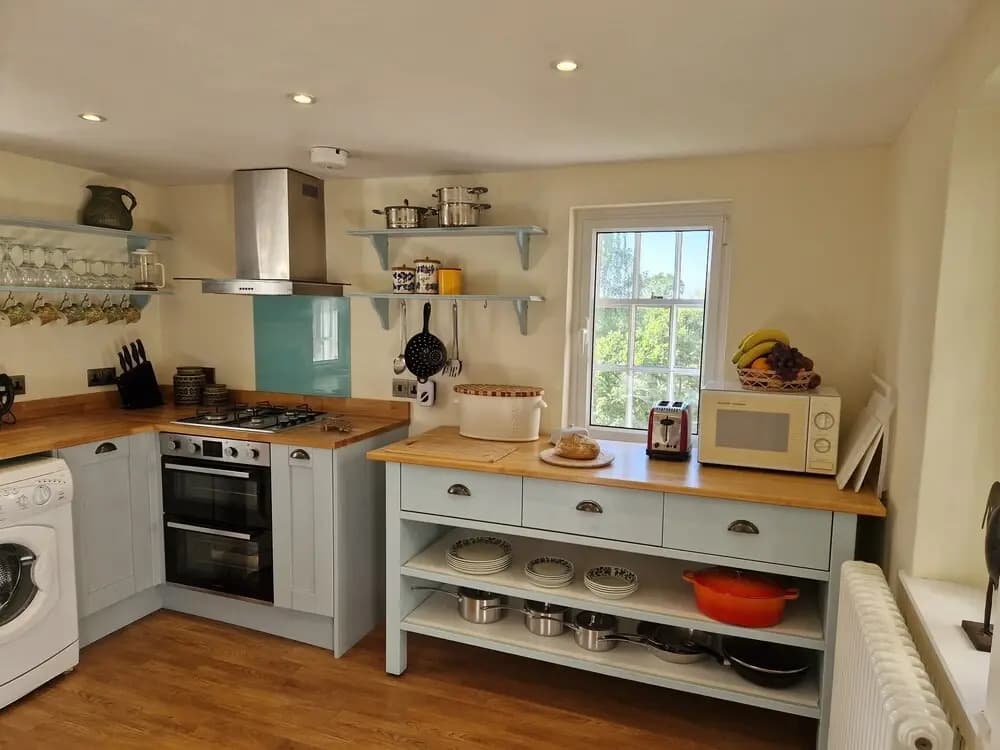 JOIVY Gorgeous Georgian Flat - photo 16