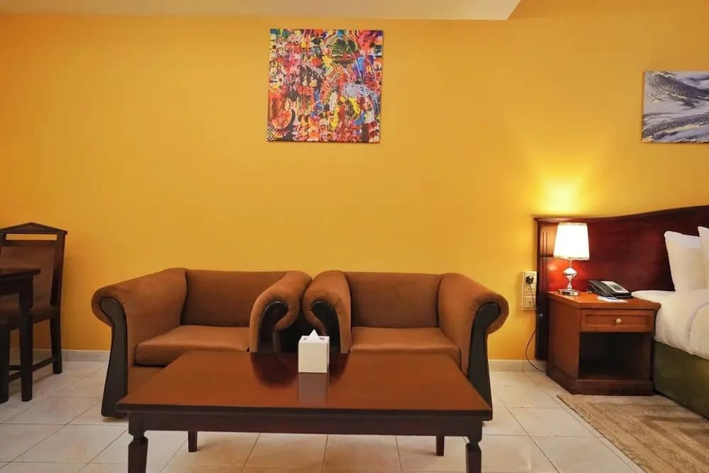 Manchester Plaza Hotel - photo 11