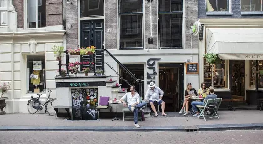 Amsterdam Center Lounge - photo 10