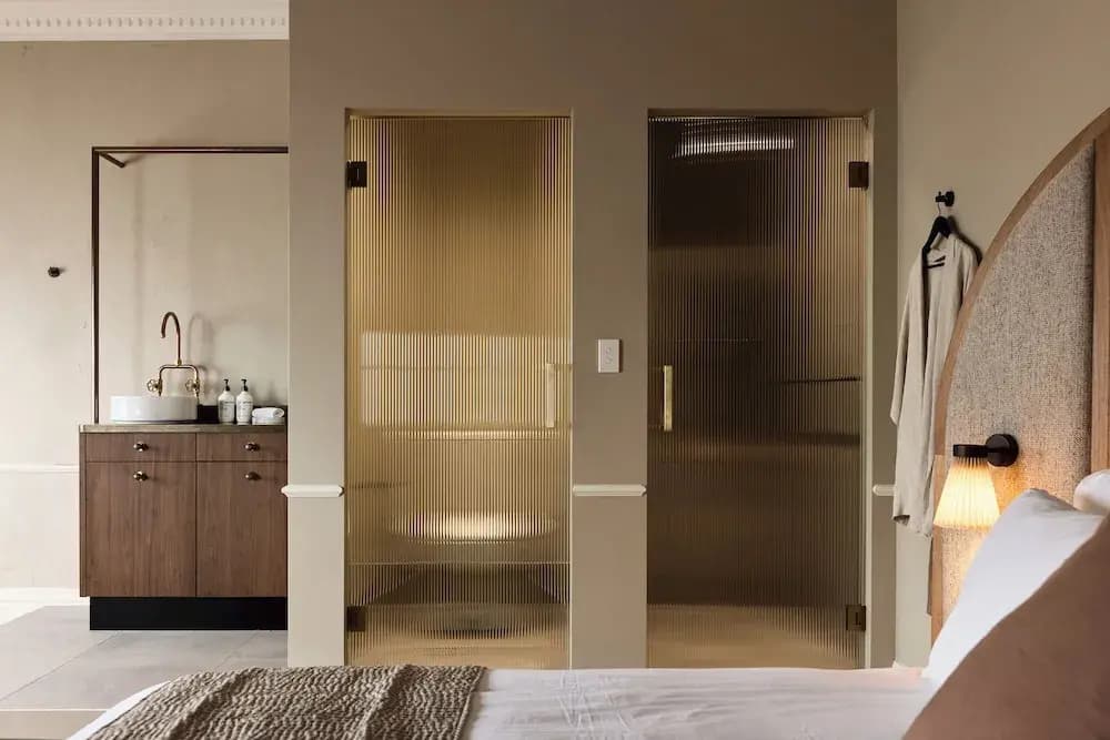 Empire Hotel - photo 1