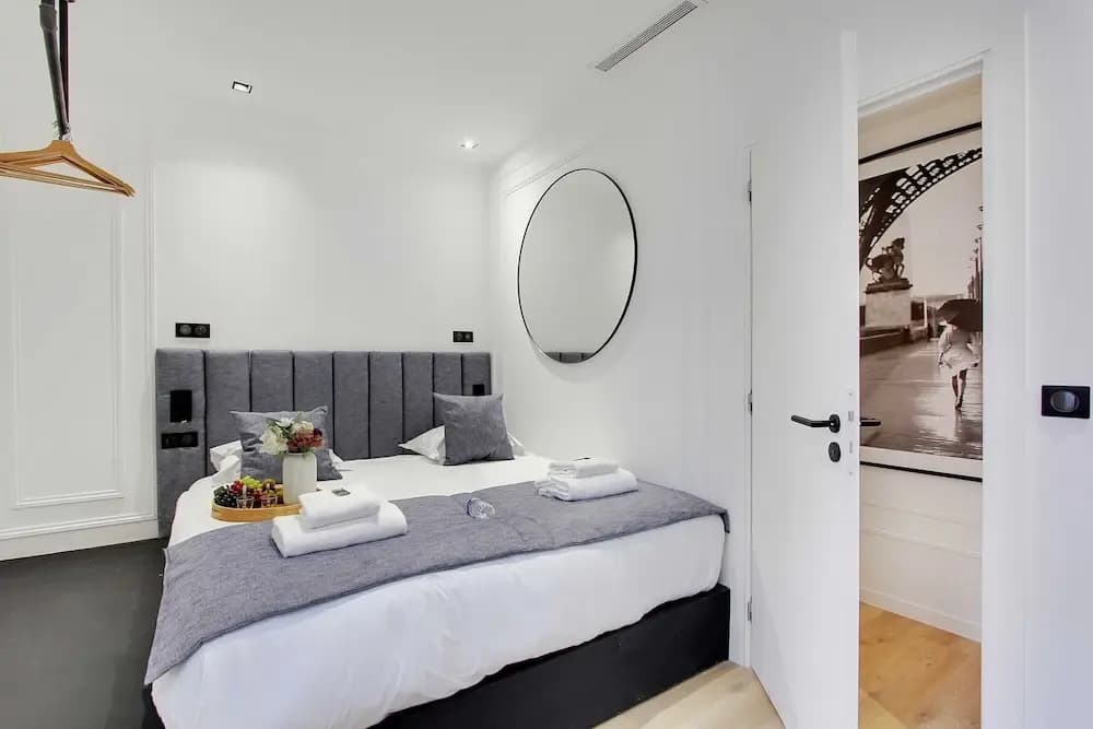 Modern Apartment - 2br/6p - Bonne Nouvelle - photo 2