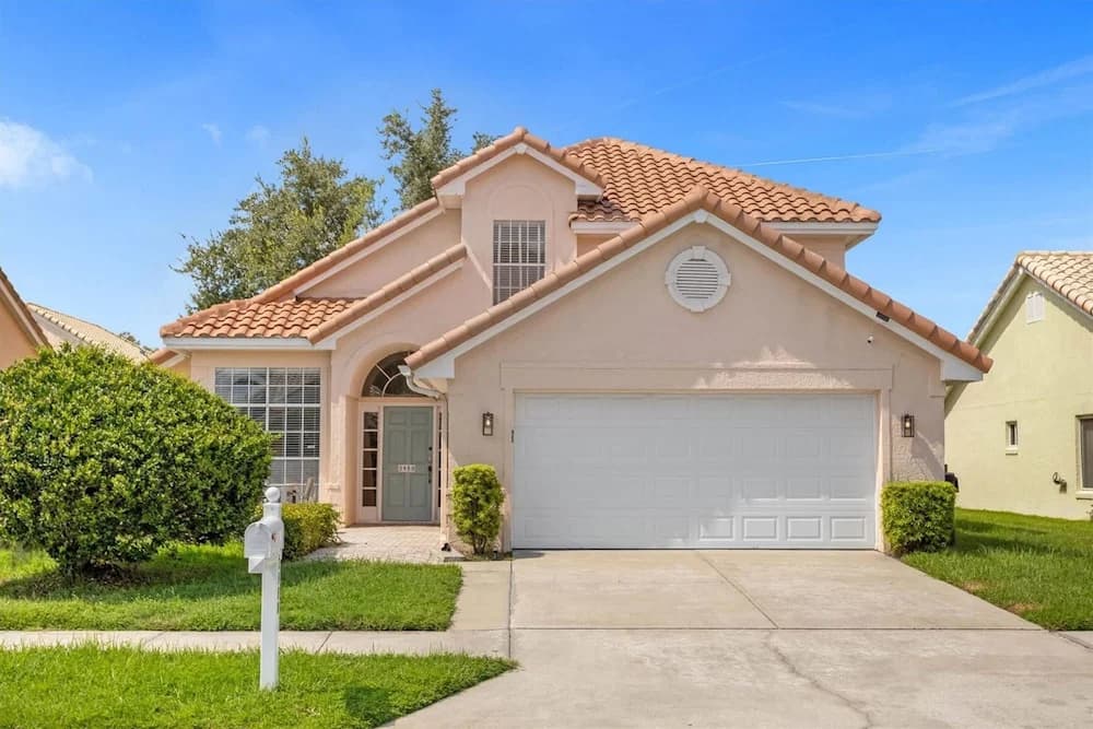 Spacious Home w Garden  BBQ and Games at Golf Club, Orlando - photo 1