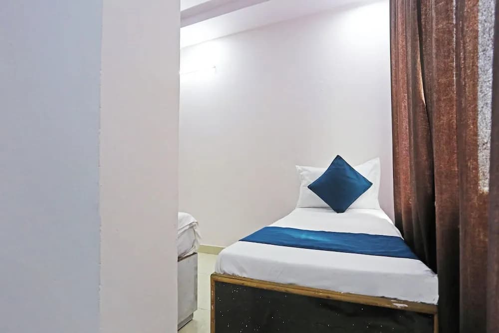 Hotel Raaso Inn Laxminagar BY Arrow - photo 7