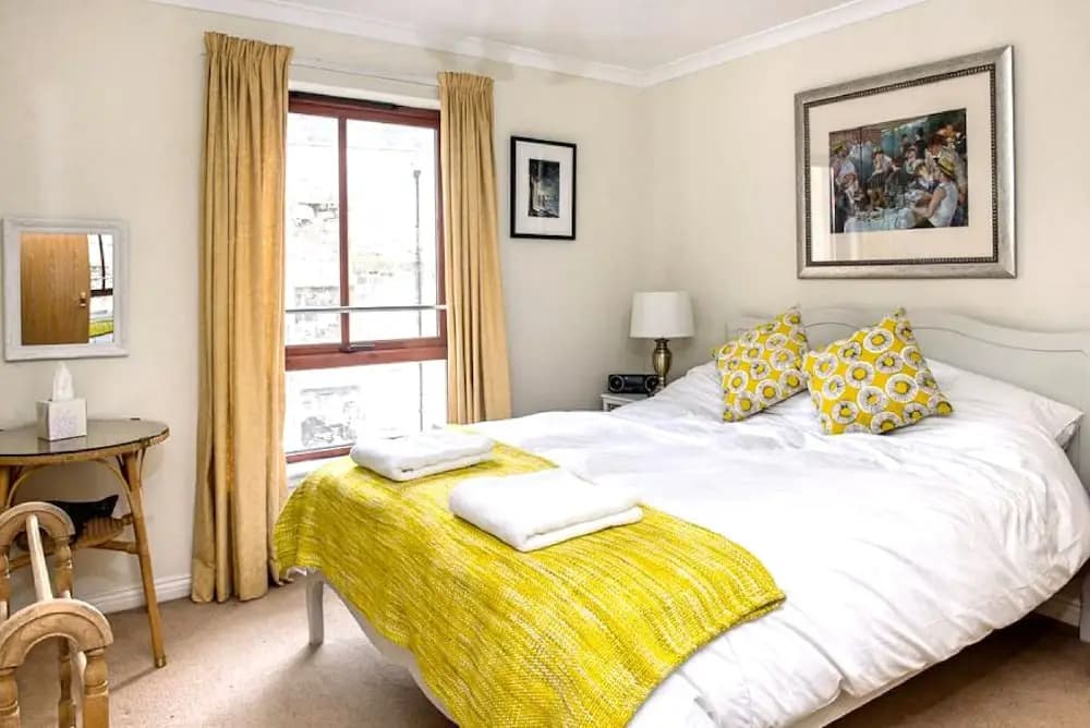 Charming Old Town Apartment - photo 2