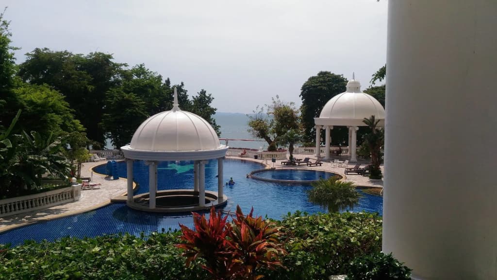Sky Beach Apartment - photo 10