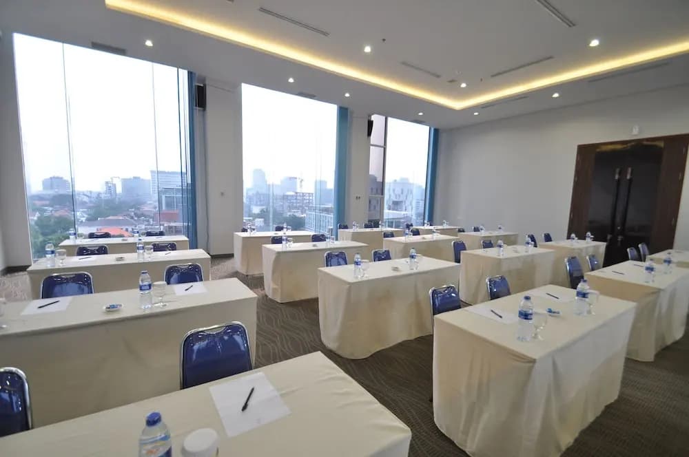 Dreamtel Jakarta - photo 15